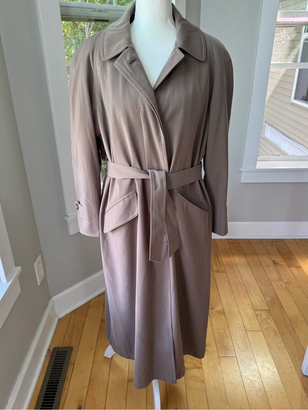 Vintage Regent Park Khaki Belted Trench Coat with Warm Lining Size 10P